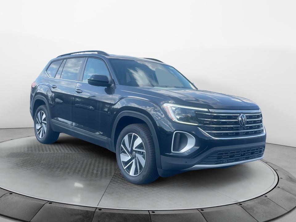 2026 Volkswagen Atlas SE with Technology