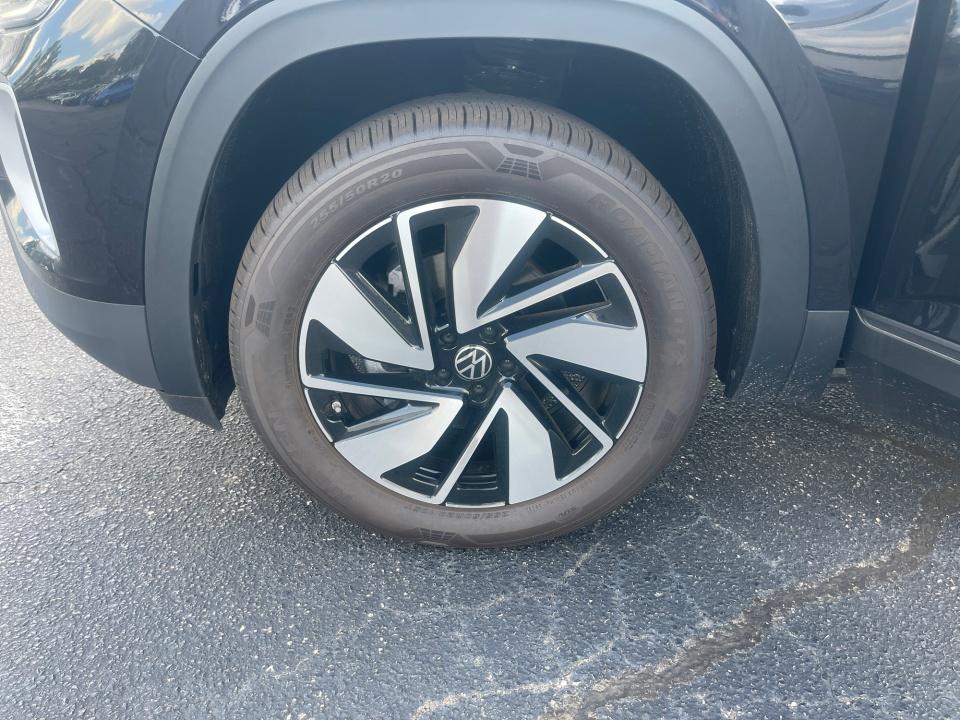 2026 Volkswagen Atlas SE with Technology