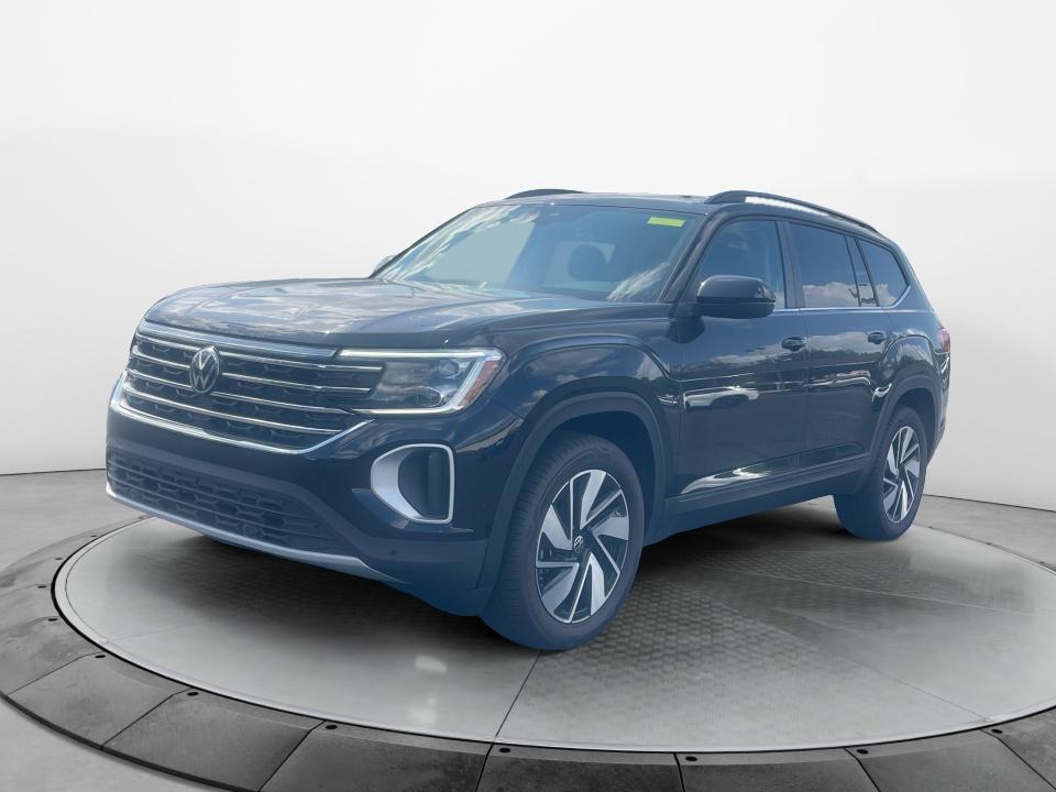 2026 Volkswagen Atlas SE with Technology