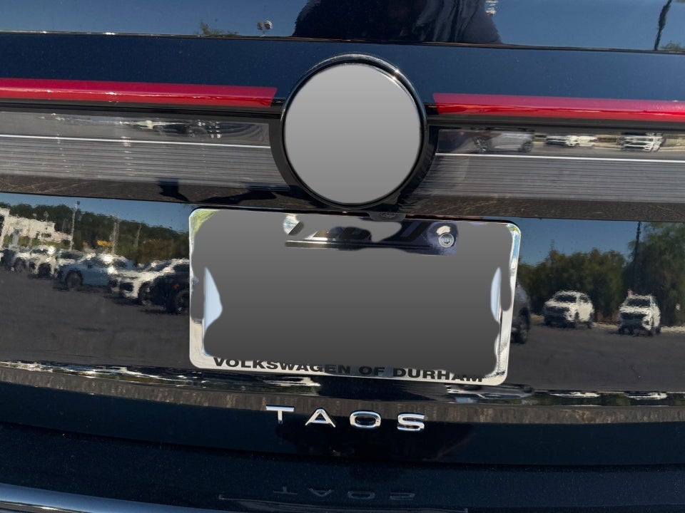 2027 Volkswagen Taos SE Black