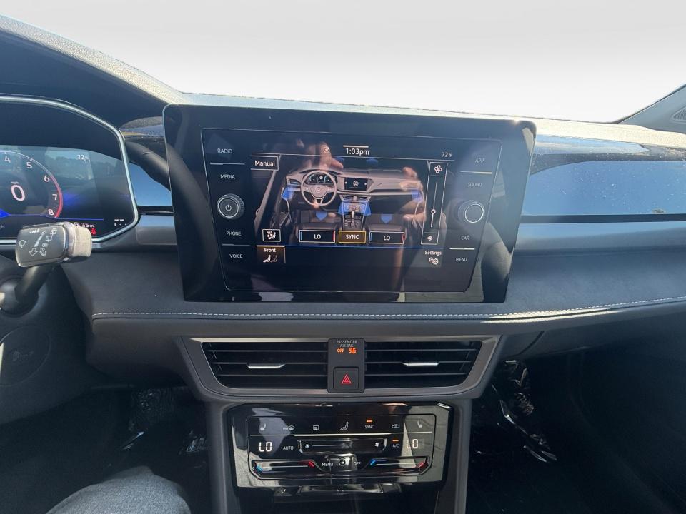 2027 Volkswagen Taos SE Black