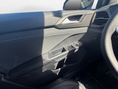 2027 Volkswagen Taos SE Black