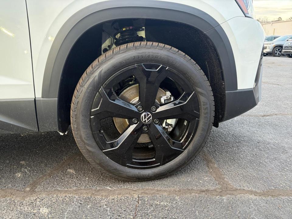 2026 Volkswagen Taos SEL