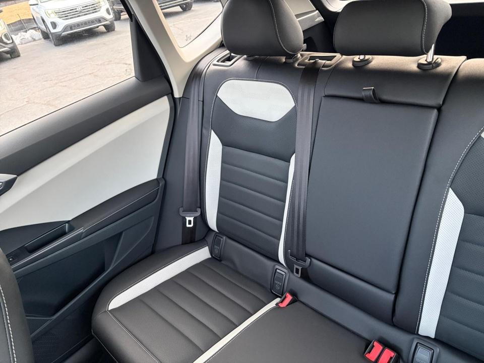 2026 Volkswagen Taos SEL