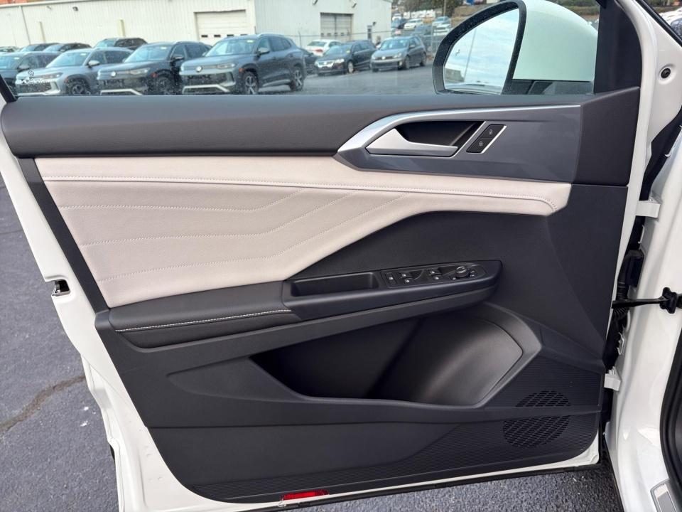 2026 Volkswagen Taos SEL