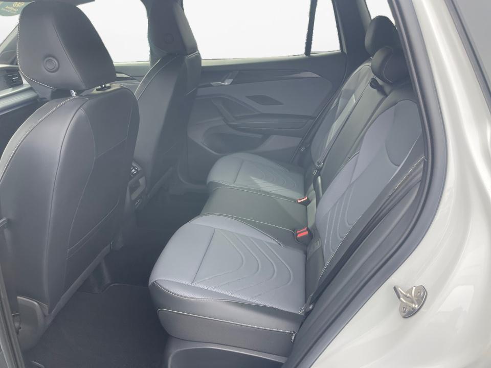 2025 Volkswagen Tiguan SE R-Line Black