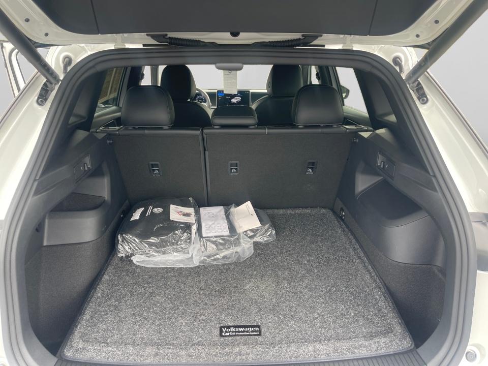 2025 Volkswagen Tiguan SE R-Line Black