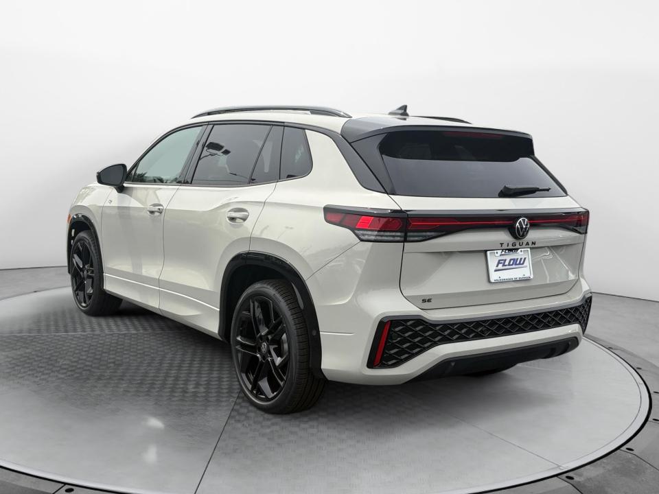 2026 Volkswagen Tiguan SE R-Line Black