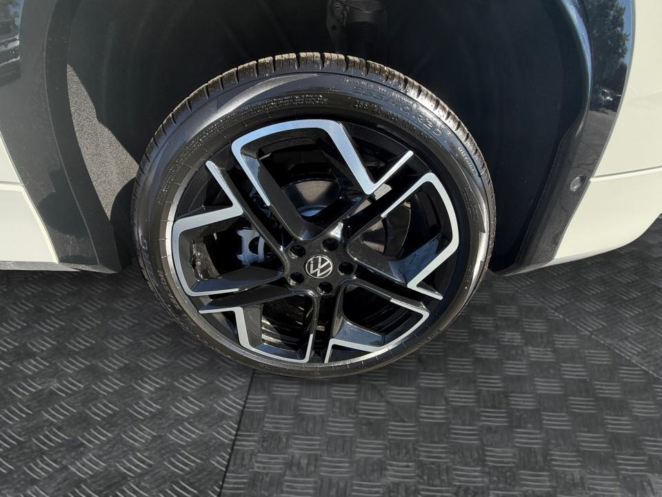 2026 Volkswagen Tiguan SEL R-Line Turbo