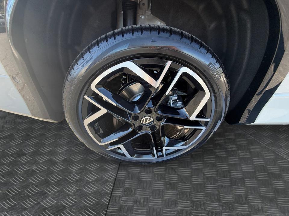 2026 Volkswagen Tiguan SEL R-Line Turbo