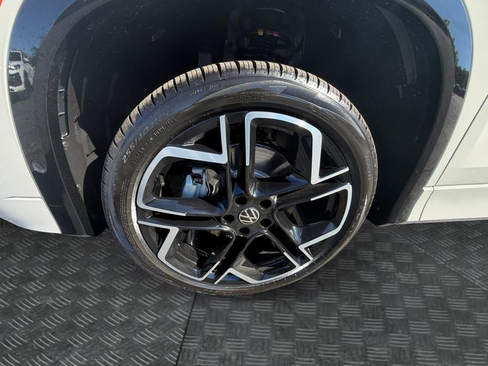 2026 Volkswagen Tiguan SEL R-Line Turbo