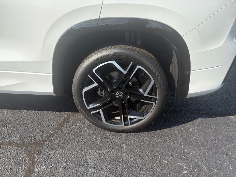 2026 Volkswagen Tiguan SEL R-Line Turbo