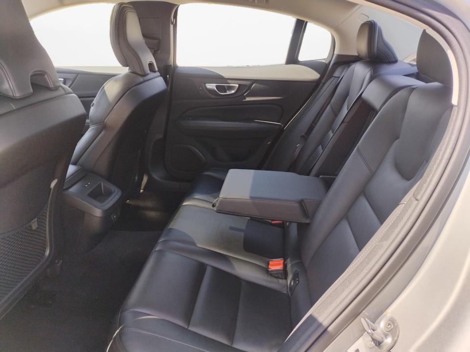 2024 Volvo S60 Plus Dark Theme