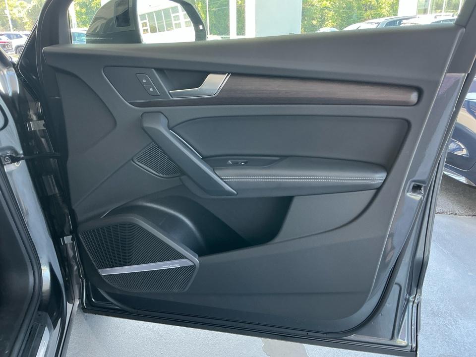 2023 Audi Q5 S line Premium Plus