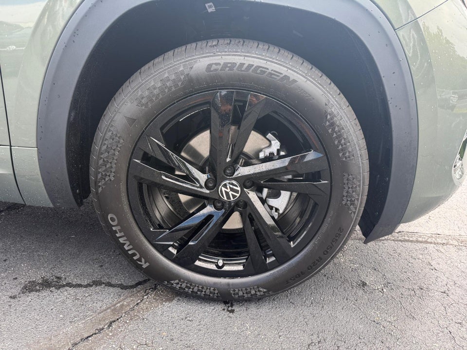 2026 Volkswagen Atlas Cross Sport 2.0T SEL R-Line Black