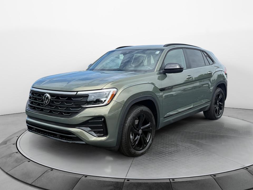 2026 Volkswagen Atlas Cross Sport 2.0T SEL R-Line Black