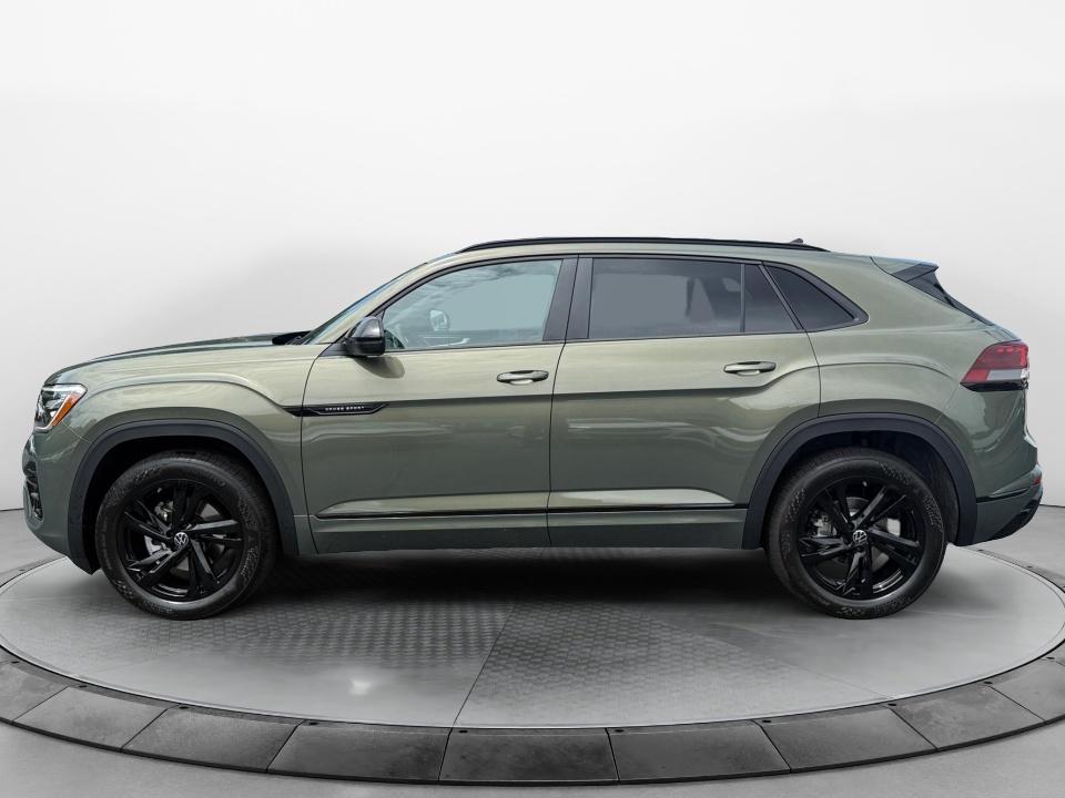 2026 Volkswagen Atlas Cross Sport 2.0T SEL R-Line Black