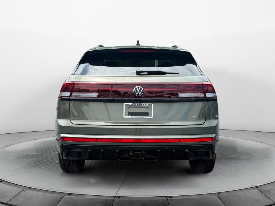 2026 Volkswagen Atlas Cross Sport 2.0T SEL R-Line Black