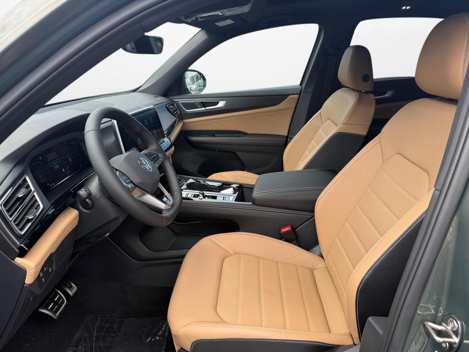 2026 Volkswagen Atlas Cross Sport 2.0T SEL R-Line Black