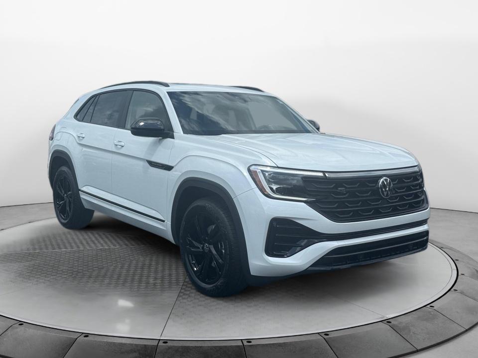 2026 Volkswagen Atlas Cross Sport 2.0T SEL R-Line Black