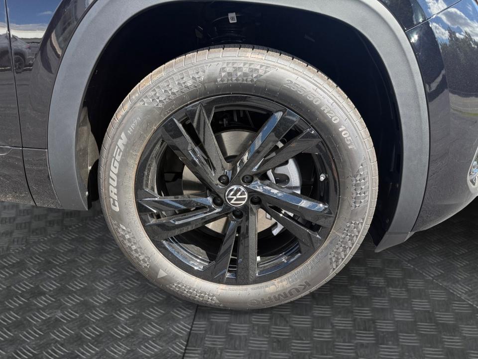 2026 Volkswagen Atlas Cross Sport 2.0T SEL R-Line Black
