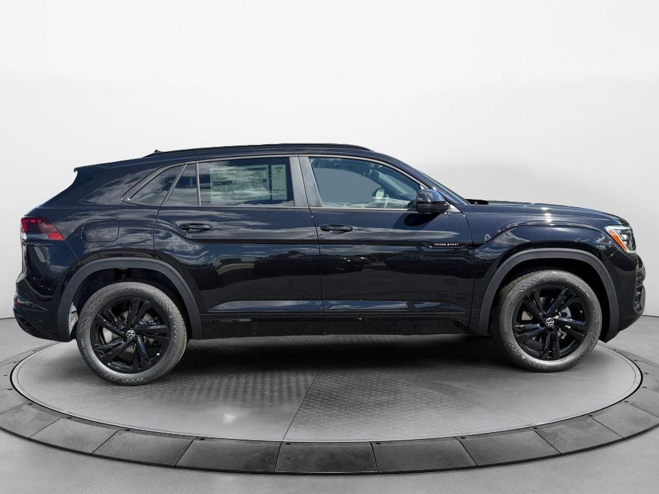 2026 Volkswagen Atlas Cross Sport 2.0T SEL R-Line Black