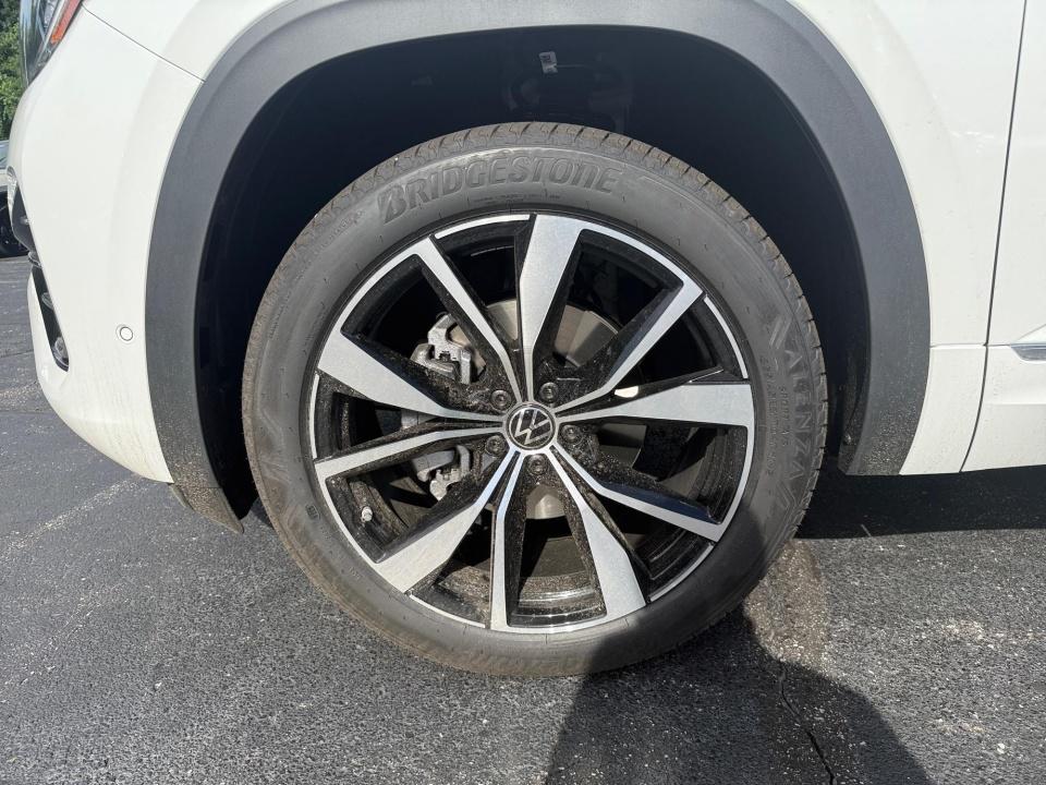 2026 Volkswagen Atlas Cross Sport 2.0T SEL Premium R-Line