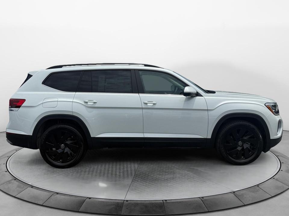 2026 Volkswagen Atlas SE with Technology