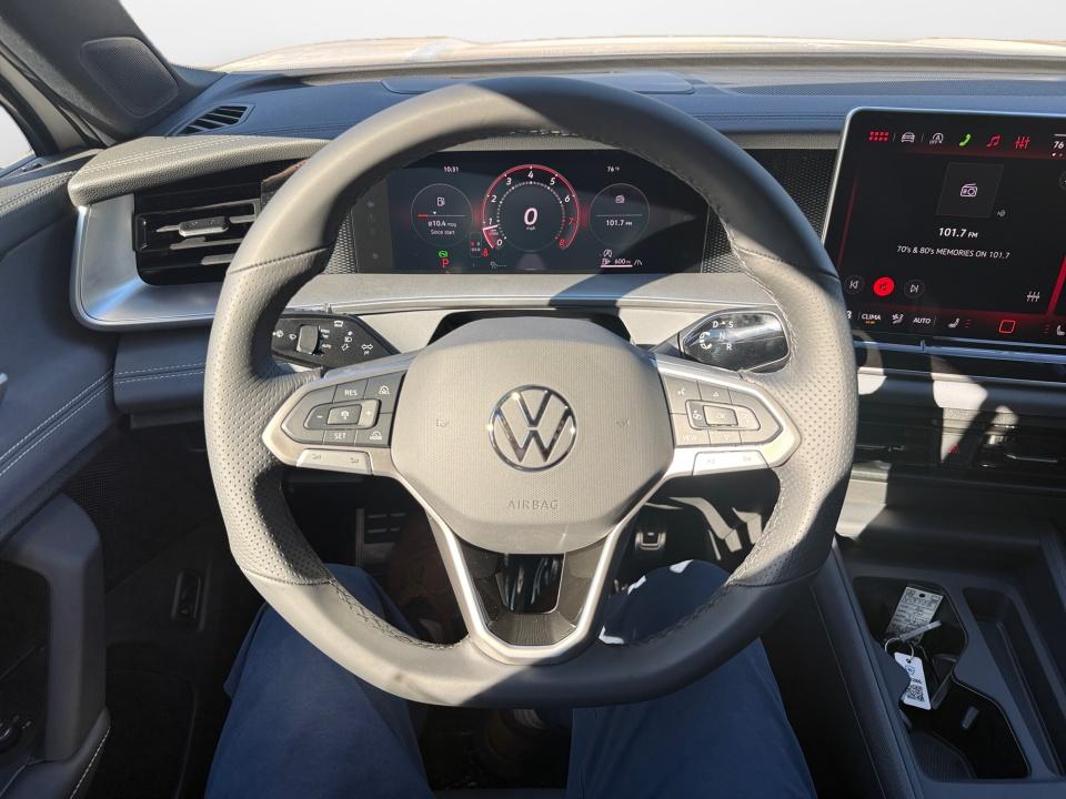 2026 Volkswagen Tiguan SE R-Line Black