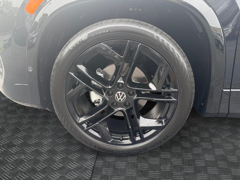 2026 Volkswagen Tiguan SE R-Line Black