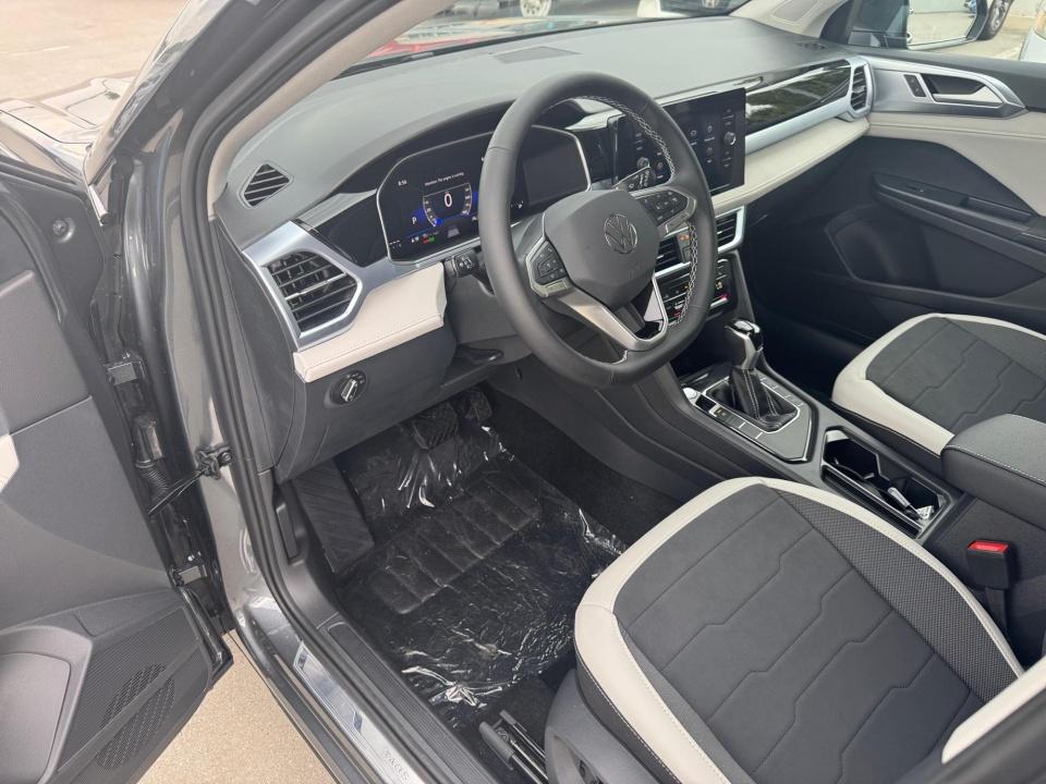 2026 Volkswagen Taos SE