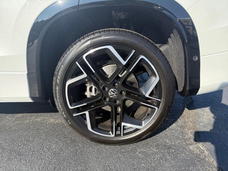 2026 Volkswagen Tiguan SEL R-Line Turbo