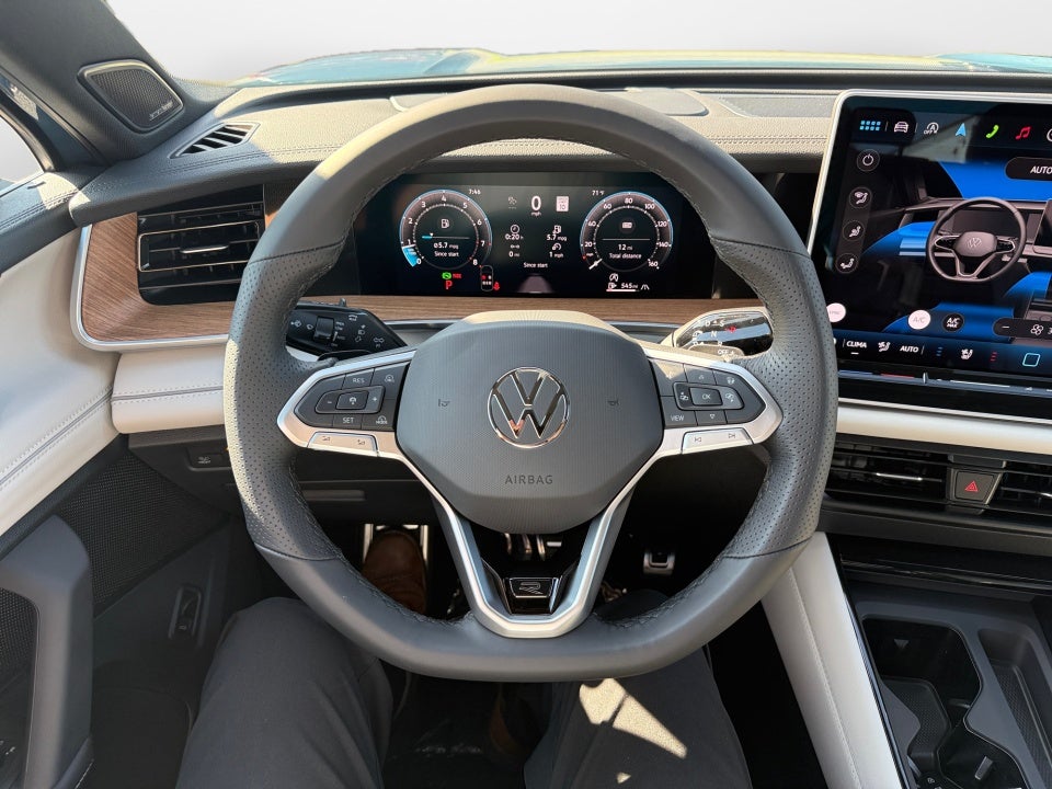 2026 Volkswagen Tiguan SEL R-Line Turbo