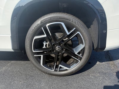 2026 Volkswagen Tiguan SEL R-Line Turbo