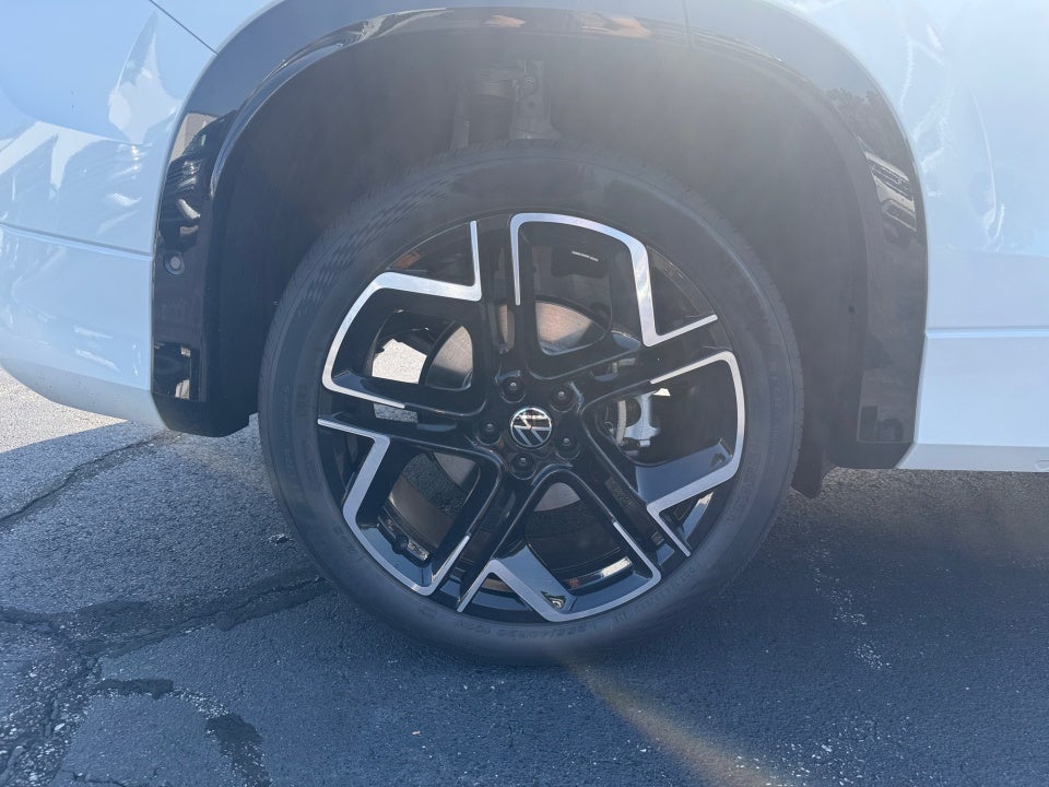 2026 Volkswagen Tiguan SEL R-Line Turbo