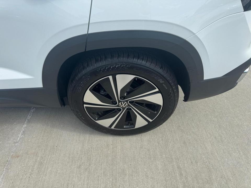 2026 Volkswagen Taos SE