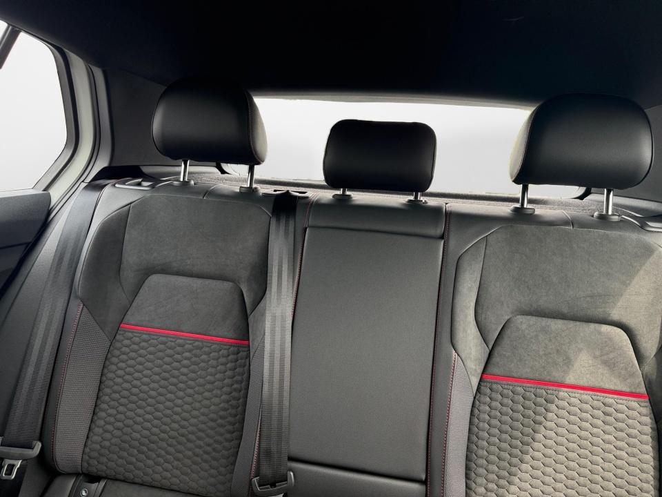 2026 Volkswagen Golf GTI SE