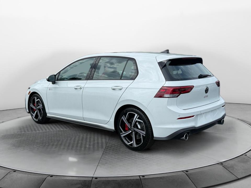2026 Volkswagen Golf GTI SE