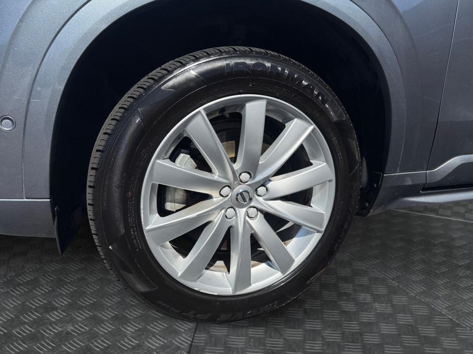 2019 Volvo XC90 Momentum