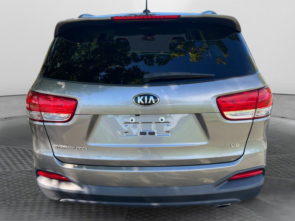 2018 Kia Sorento LX V6