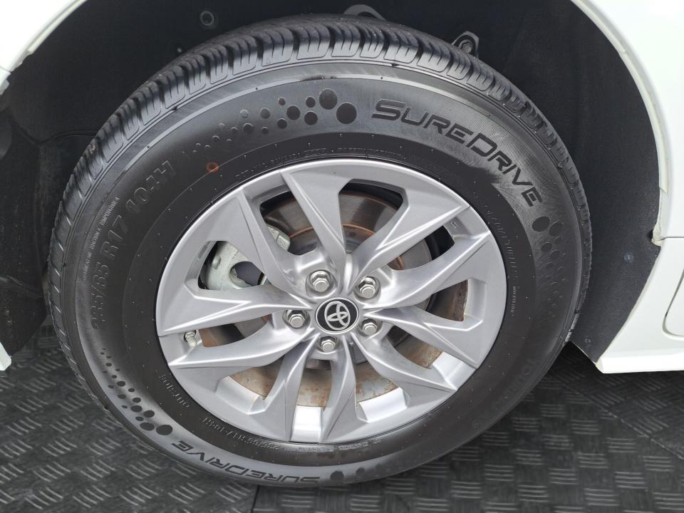 2025 Toyota Sienna LE
