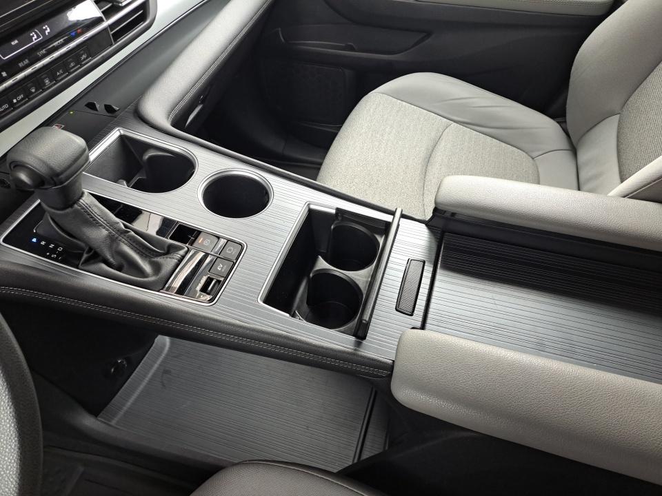 2025 Toyota Sienna LE