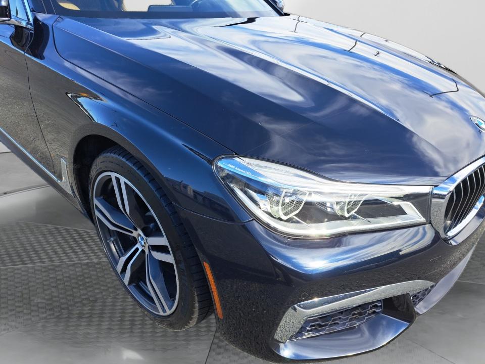 2016 BMW 750i 750i