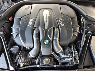 2016 BMW 750i 750i