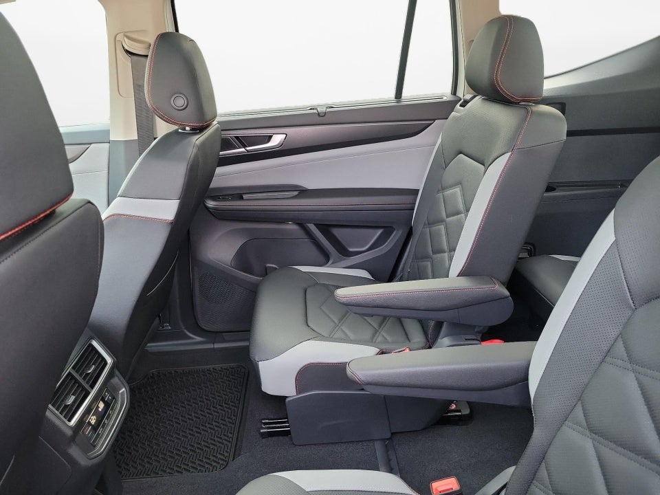 2026 Volkswagen Atlas Peak Edition