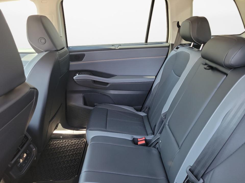 2027 Volkswagen Atlas SE w/Technology