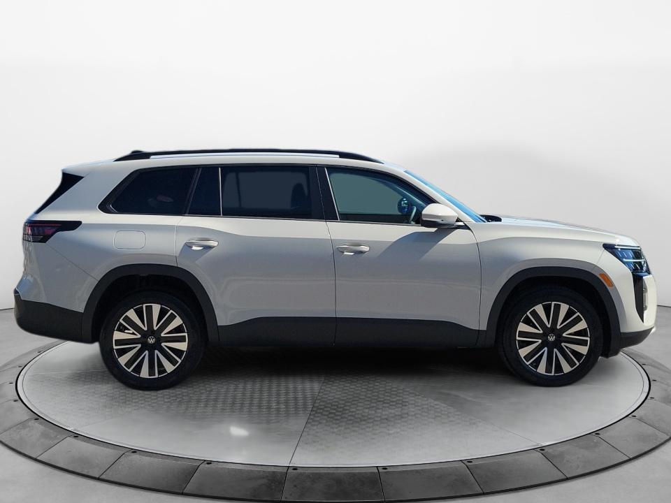 2027 Volkswagen Atlas SE w/Technology