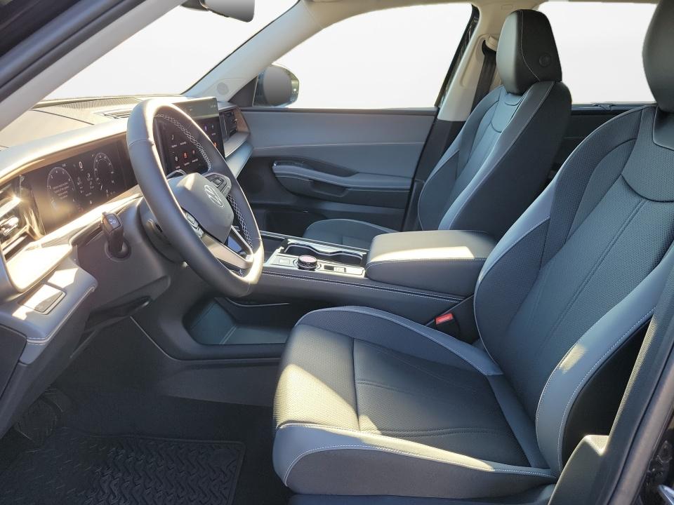 2027 Volkswagen Atlas SE w/Technology