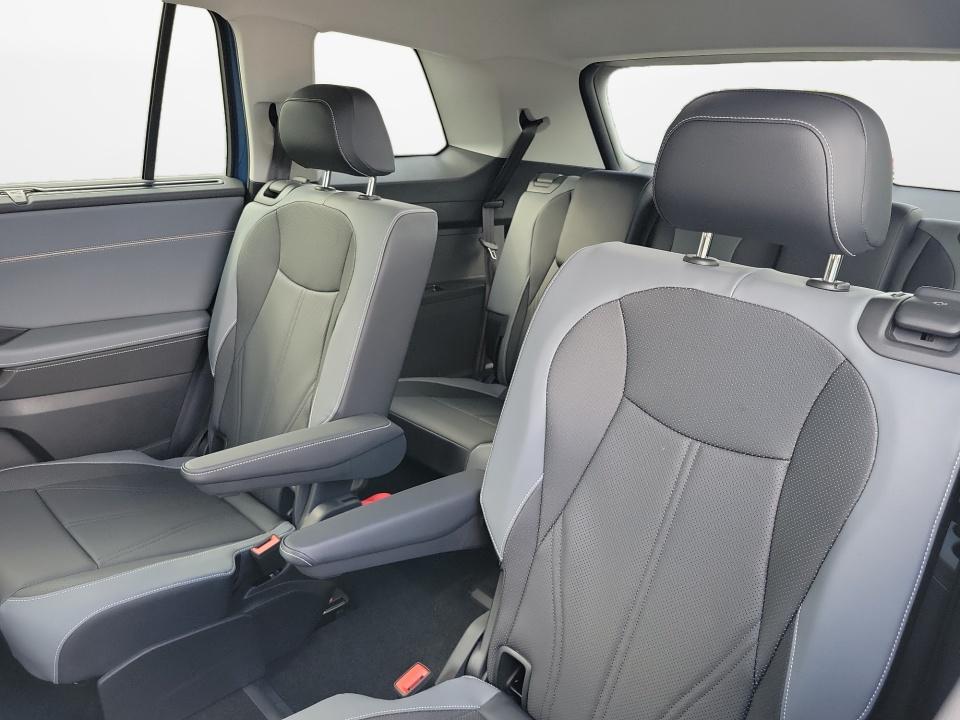 2027 Volkswagen Atlas SE w/Technology