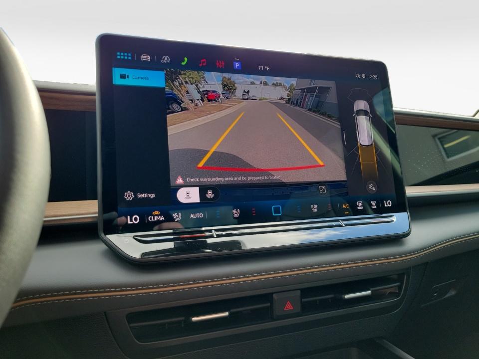 2027 Volkswagen Atlas SE w/Technology